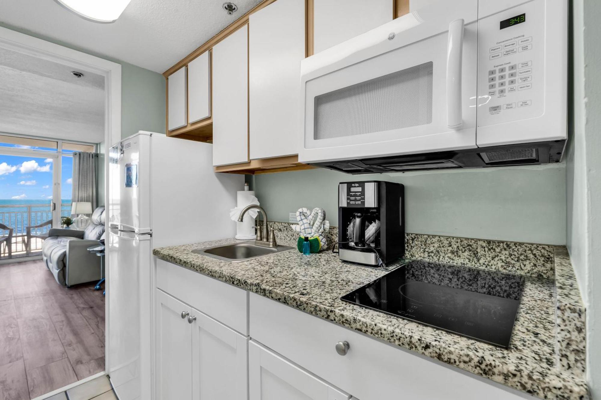 Hosteeva 1br Oceanfront In Atlantica Near Boardwalk