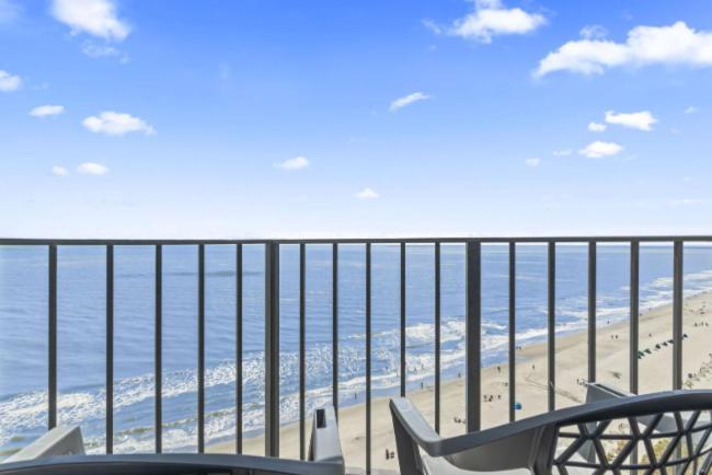 Holiday home Beautiful 2 Bedroom Multi-unit Suite! Oceanfront Palace 1501 And 1503 *