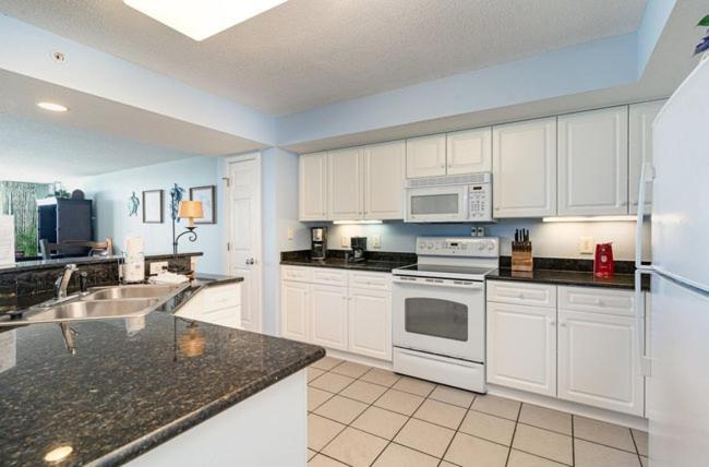 Yacht Club 2-903 Apartment *