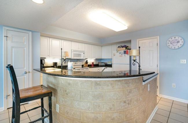 Yacht Club 2-903 Apartment