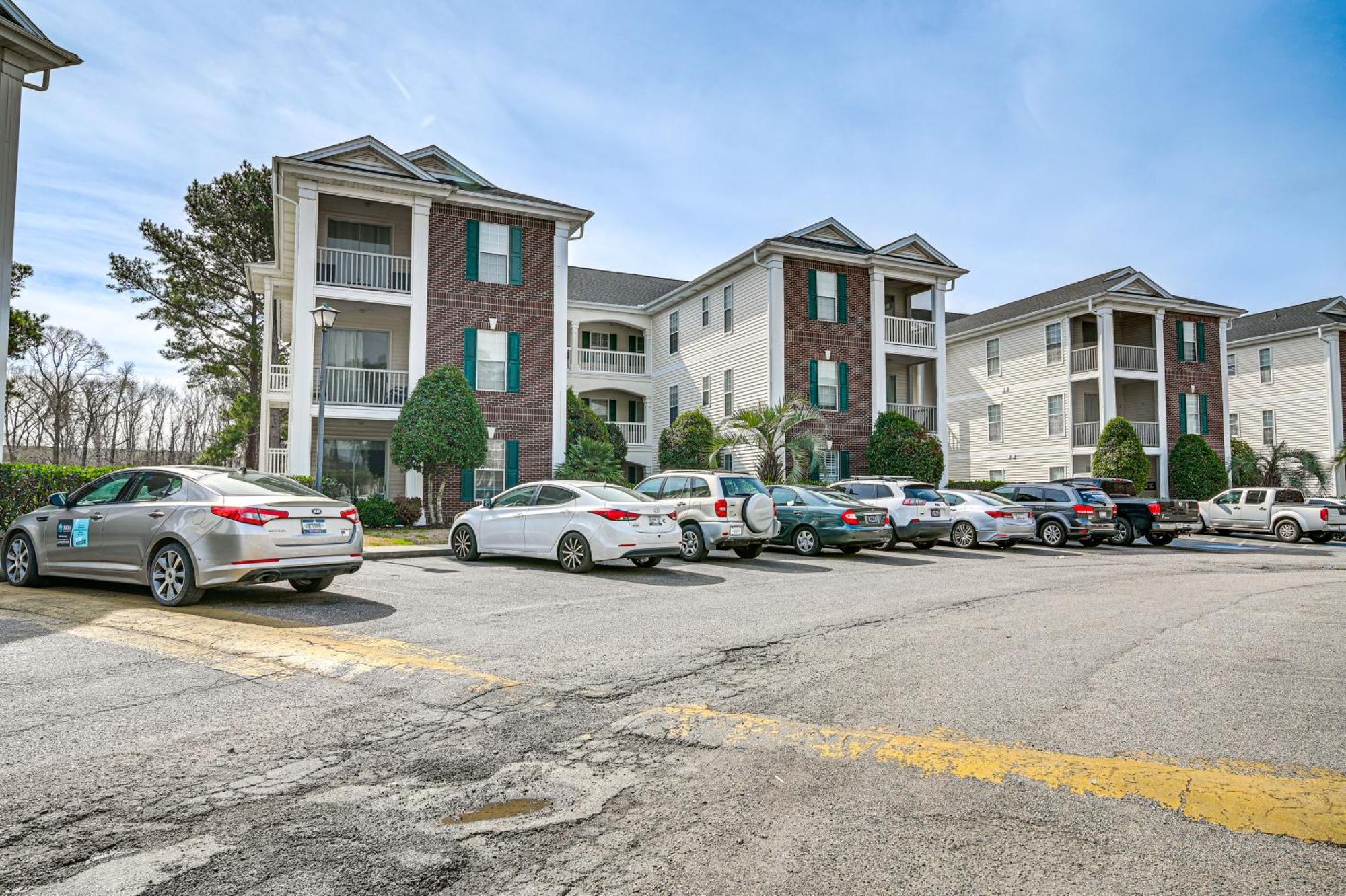 Apartment Breezy Golf With Pool Access, 4 Mi To *