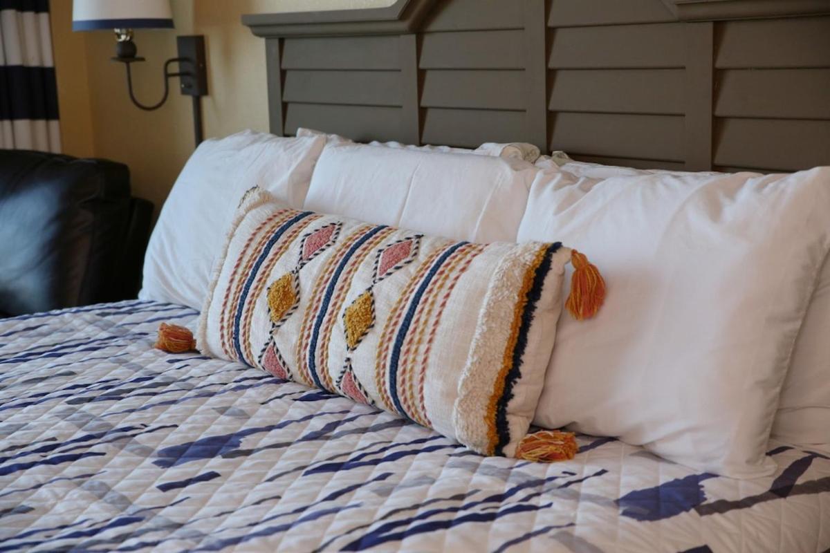 2501 S Ocean Blvd, 0101 - Ocean Front Sleeps 4 Resort *