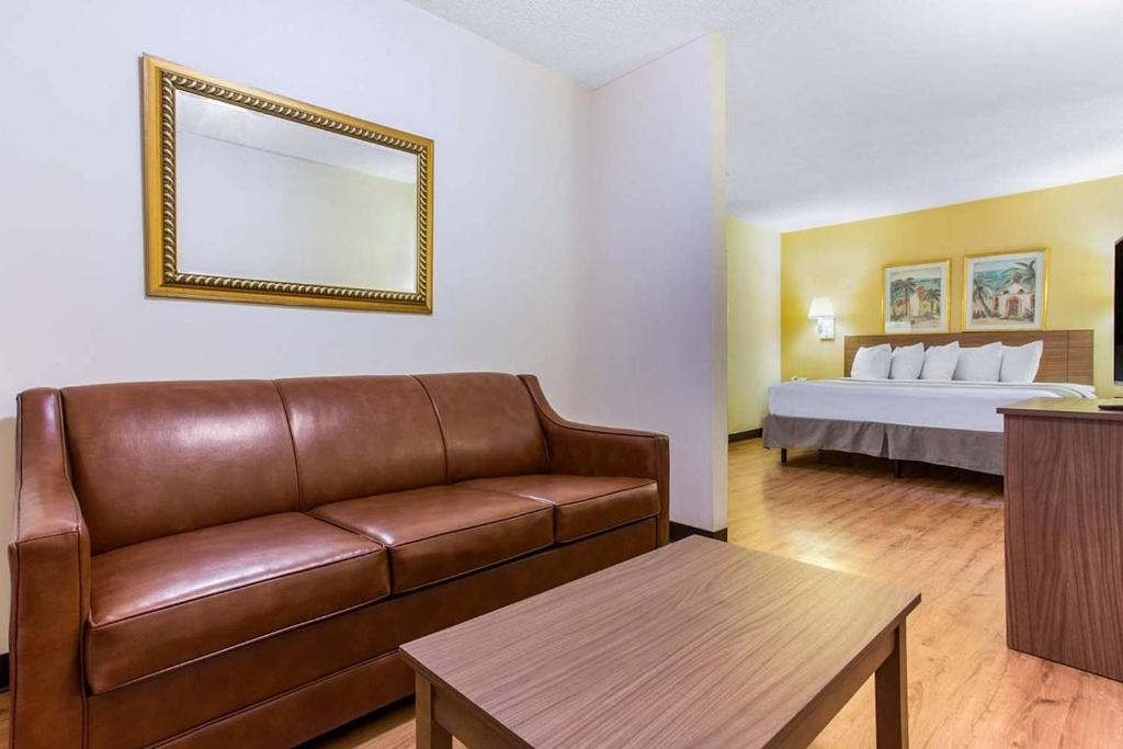 6 Myrtle Hotel 2*