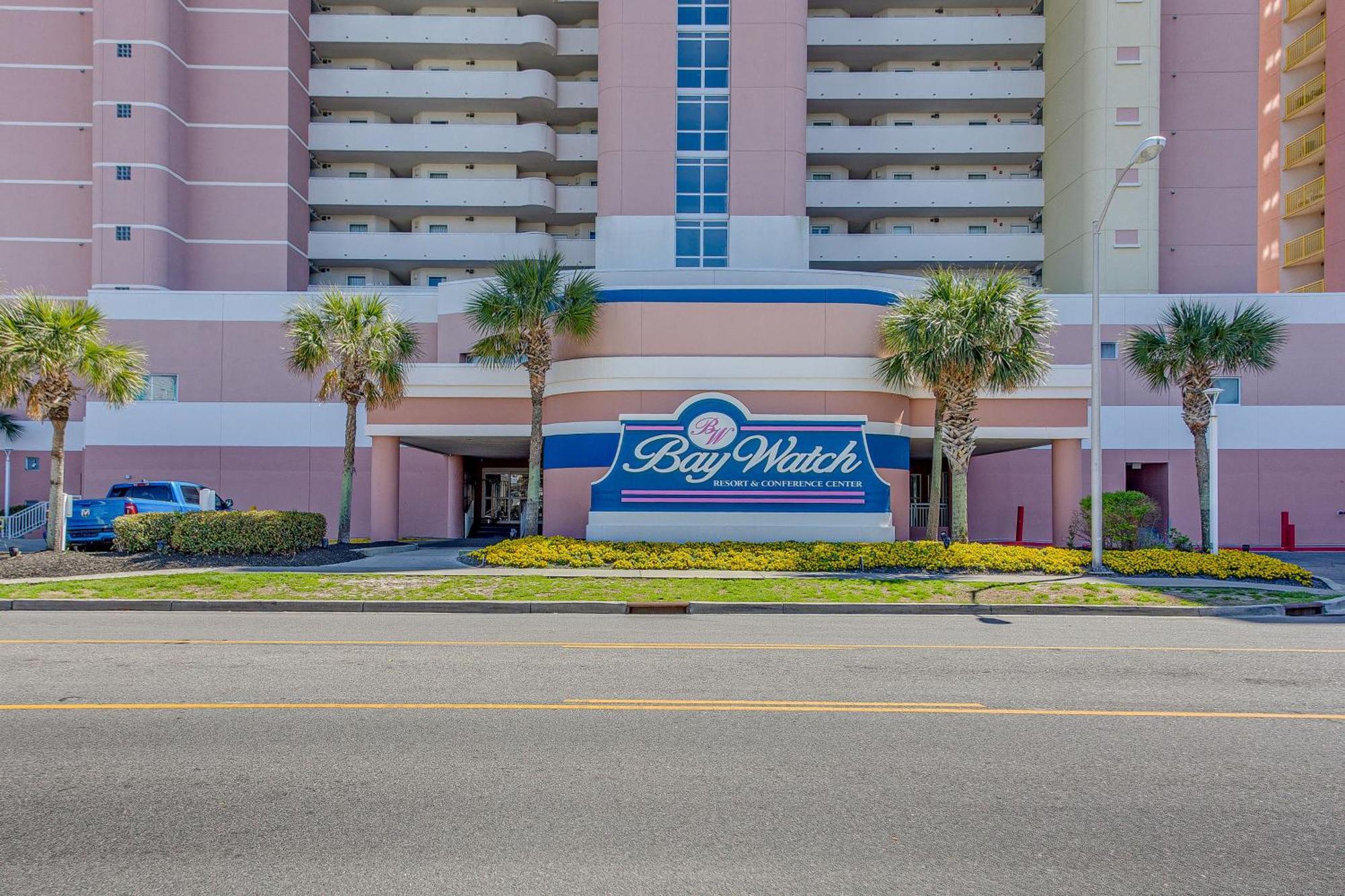 Apartment Bay Watch With Amenities!