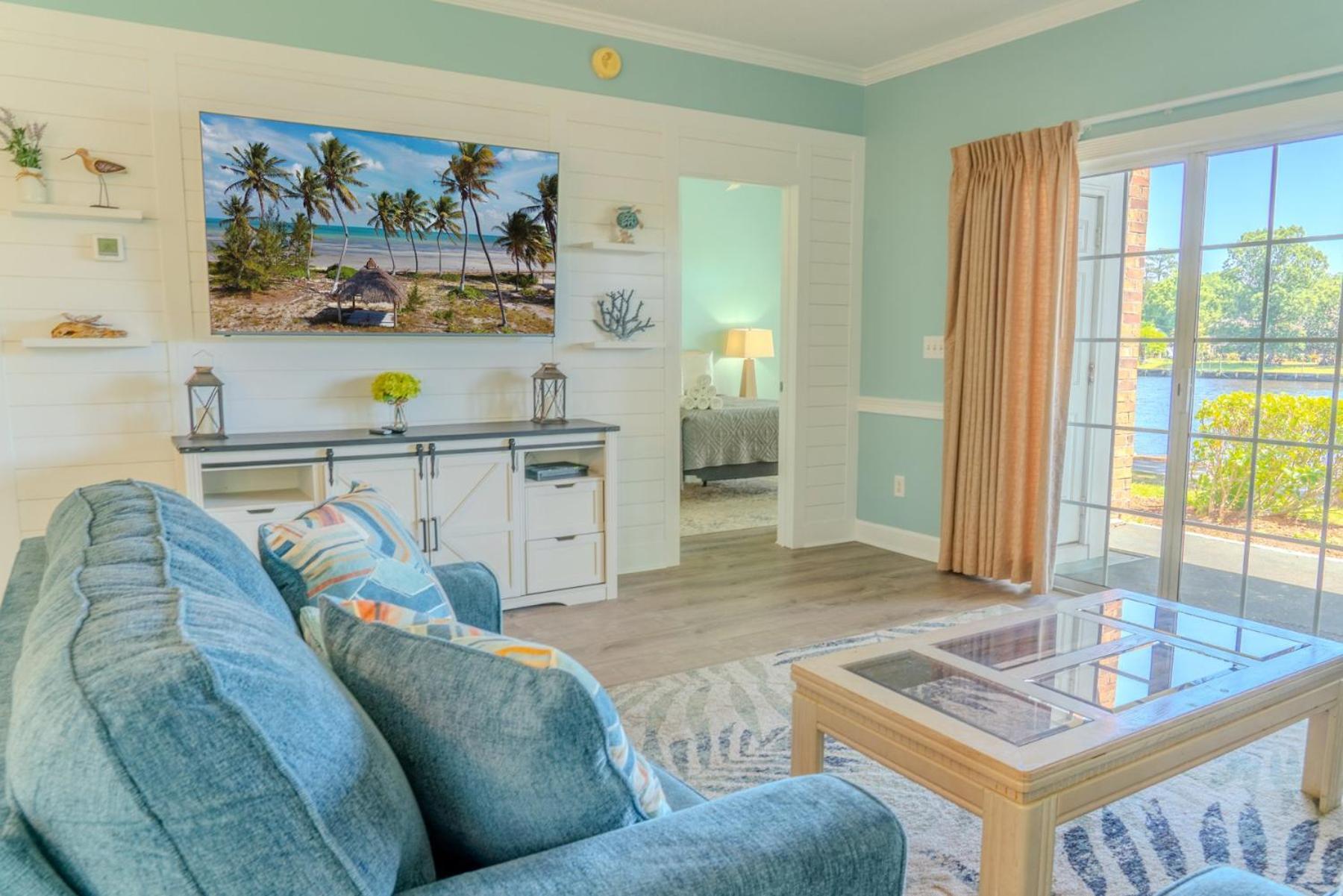 Ground Floor 2 Bed 2 Bath Riverwalk At Arrowhead Country Club Unit 104 *