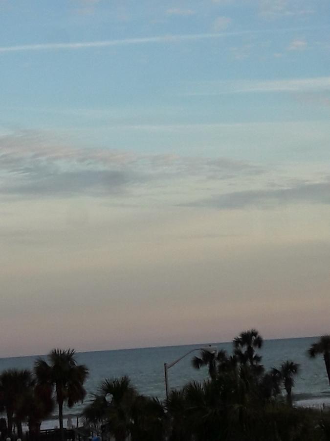 Ocean Waves Hotel 2*