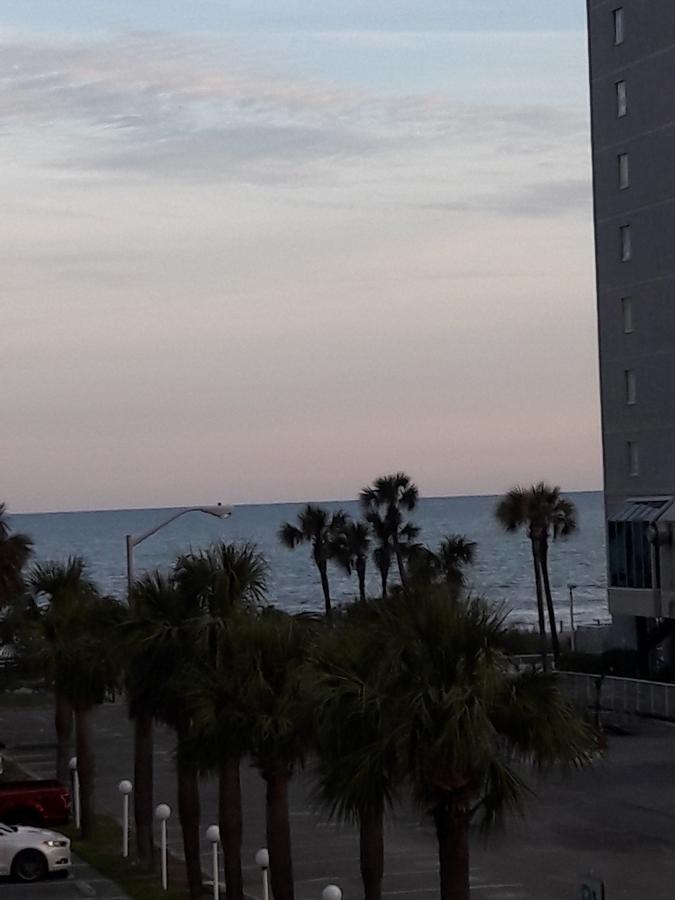 Hotel Ocean Waves