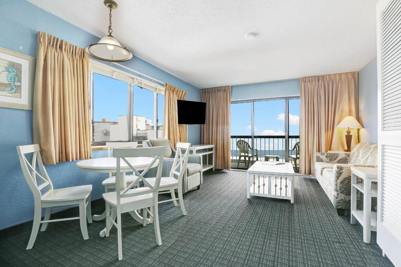 North Shore Oceanfront Resort 3*
