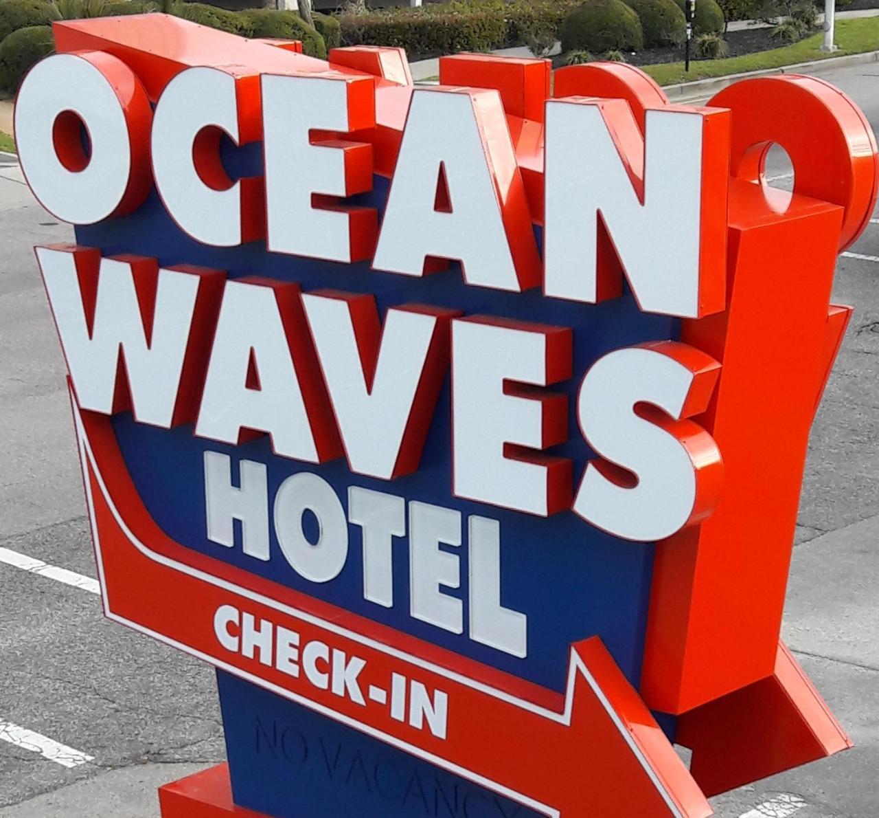 Ocean Waves 2* Myrtle Beach